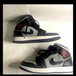 Air Jordan 1”s Shadow edition Grey/Black//White